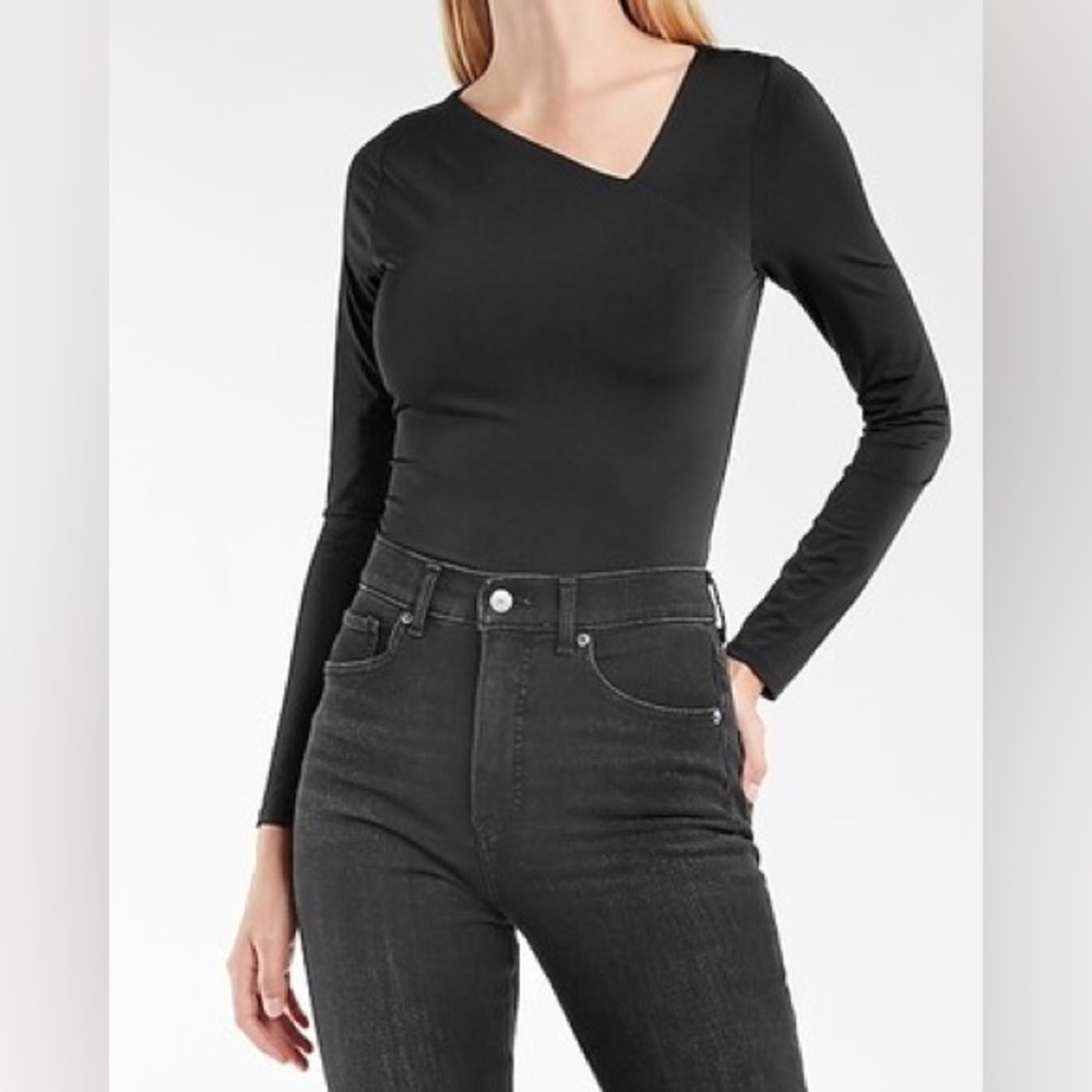 Express Body Contour Asymmetrical Top. Size XS